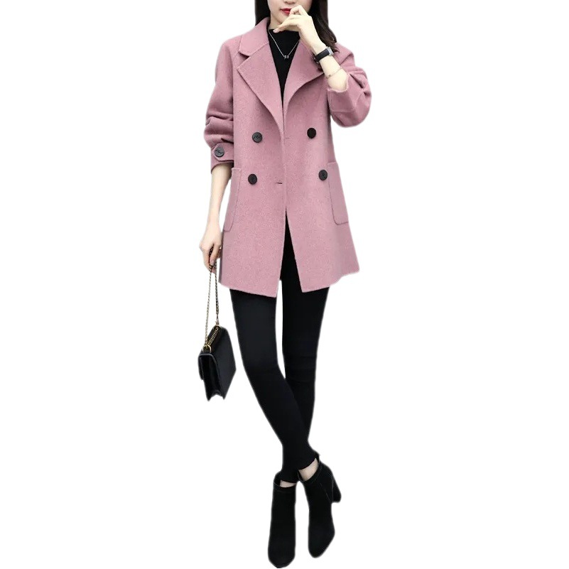 Abrigo de lana moderno y versátil para mujeres pequeñas, nuevo estilo de otoño e invierno 2024, talla grande, corte holgado, adelgazante, largo medio.