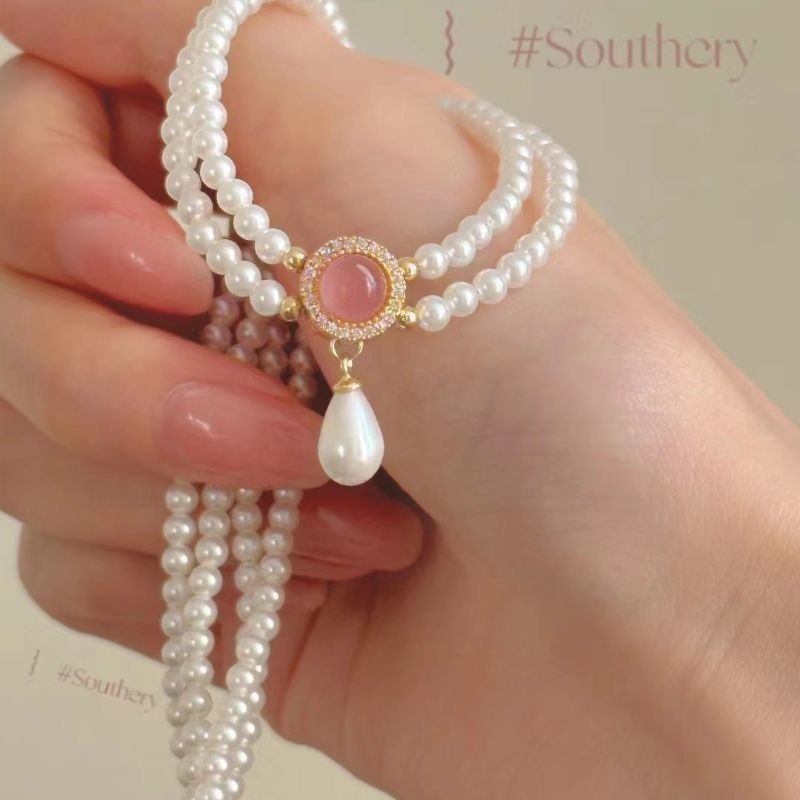 Розовое двухслойное ожерелье с каплями воды