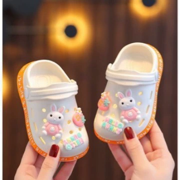 Детские тапочки из ЭВА, летние домашние Нескользящие фабричные мягкие туфли с отверстиями для маленьких мальчиков, сандалии для девочек с закрытым носком