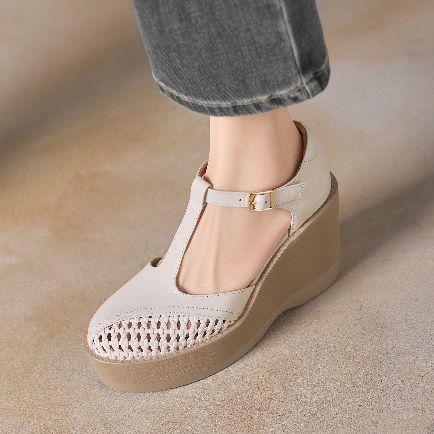 Sandal cao gót nữ quai ngang khóa T, đế dày platform, gót 9.5 cm — đen