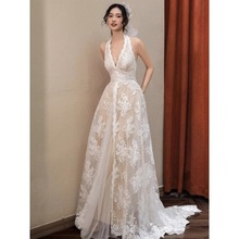 法式复古蕾丝轻婚纱新娘高级感森系出门纱晨袍v领挂脖订婚礼服裙