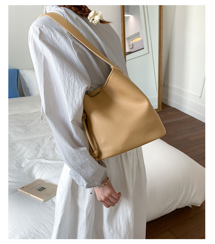 Fashionable and simple commuter small bag for women 2025 new summer versatile single-shoulder underarm bag, popular crossbody bucket bag undefined