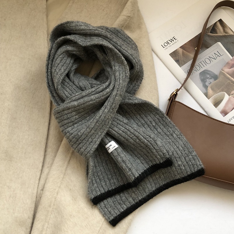 Unisex Simple Style Solid Color Knit Scarf display picture 10