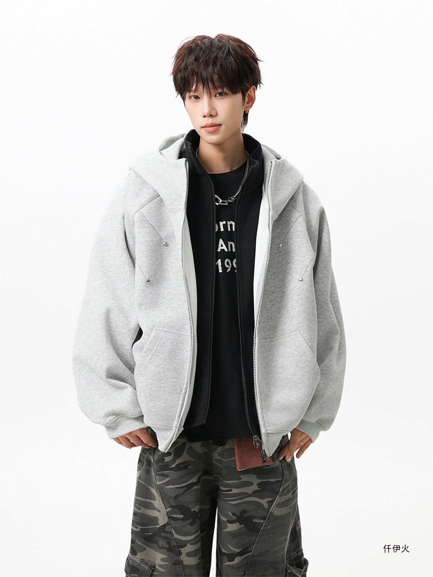 Korean-style, loose-fitting men's sweatshirt jacket, oversized pink design with rivets, hooded cardigan