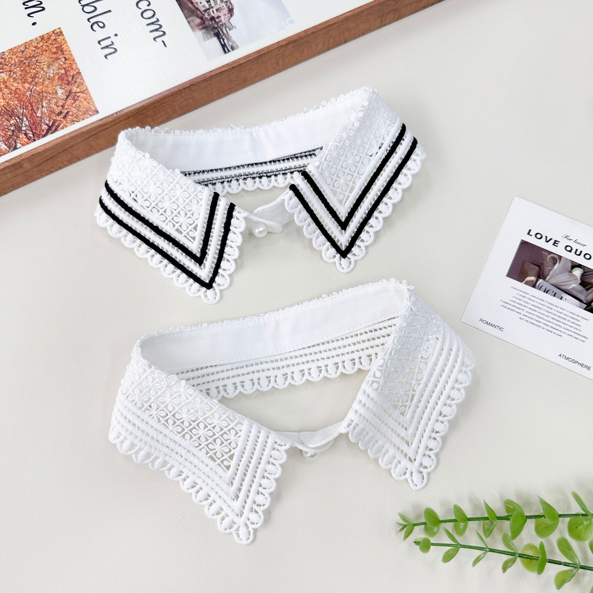 Botón frontal bordado soluble en agua falso cuello de moda hueco cuello tridimensional con suéter camisa falda en stock al por mayor