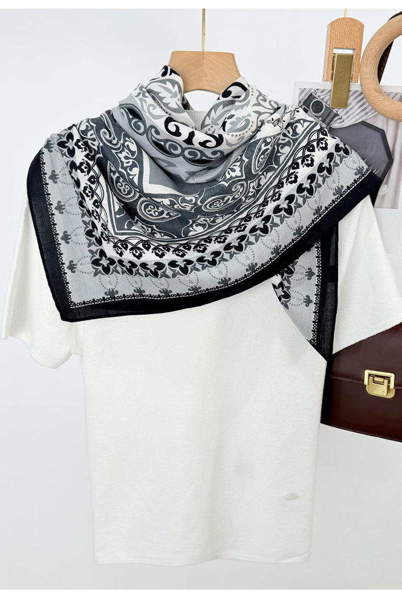 Elegantes Paisley Seidentuch Mit Blumenmuster Für Damen_voghion.com