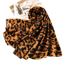 印花仿真丝长巾豹纹丝巾70cm印花女 欧美流行围巾沙滩巾跨境企业