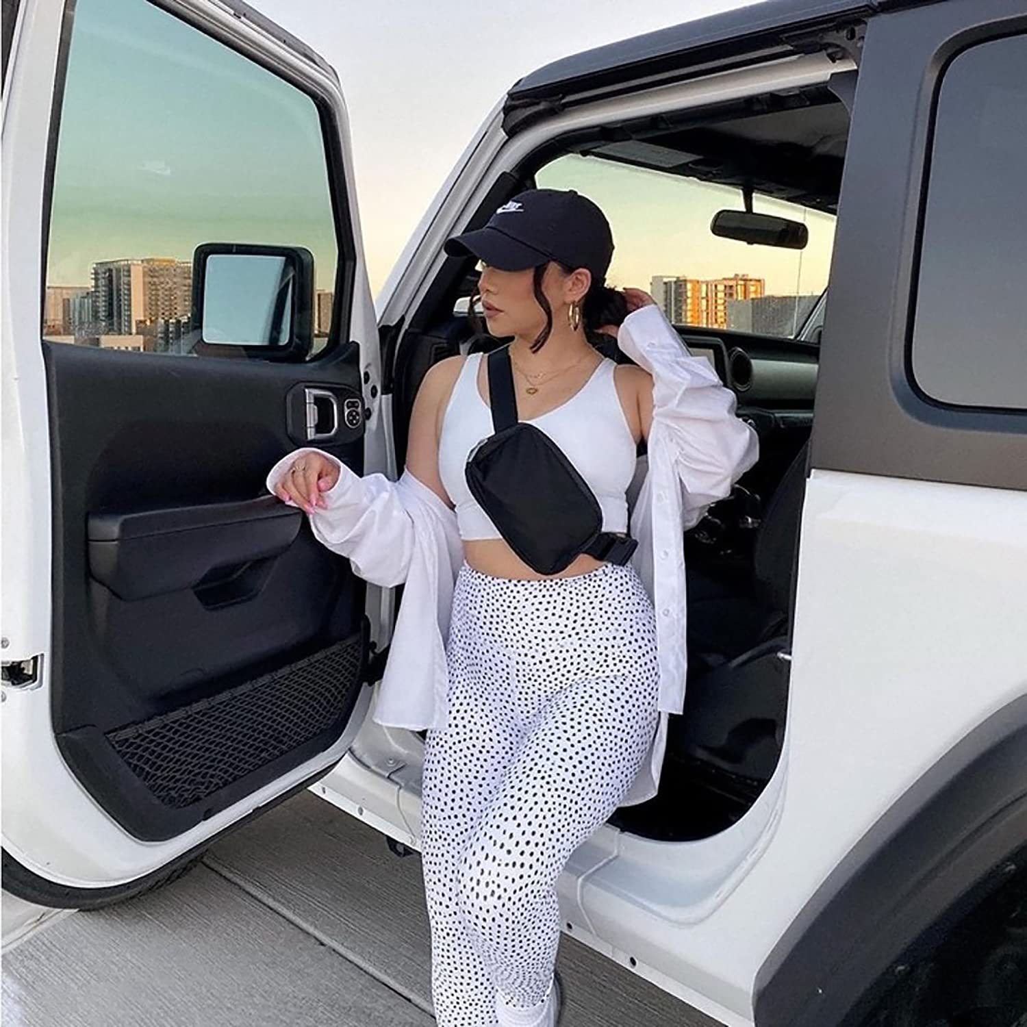 Women's with adjustable waistband, fashionable running and hiking waist bag_voghion.com