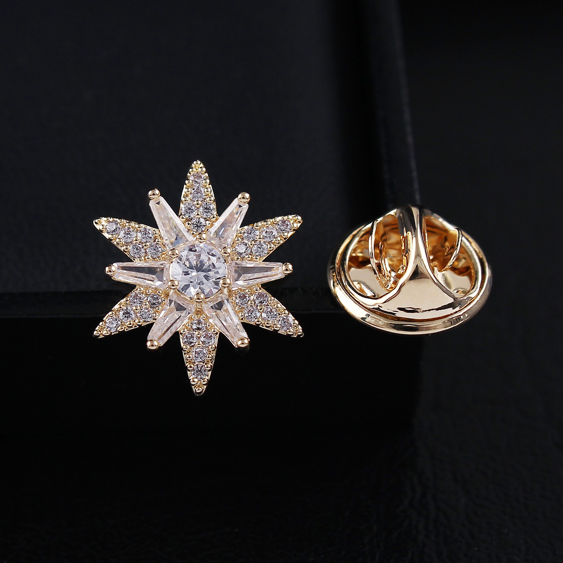 Six-Pointed Star Men's Brooch, Women's High-End Luxury Zircon-Encrusted Brooch, Exquisite Snowflake Anti-Exposure Buckle Accessory