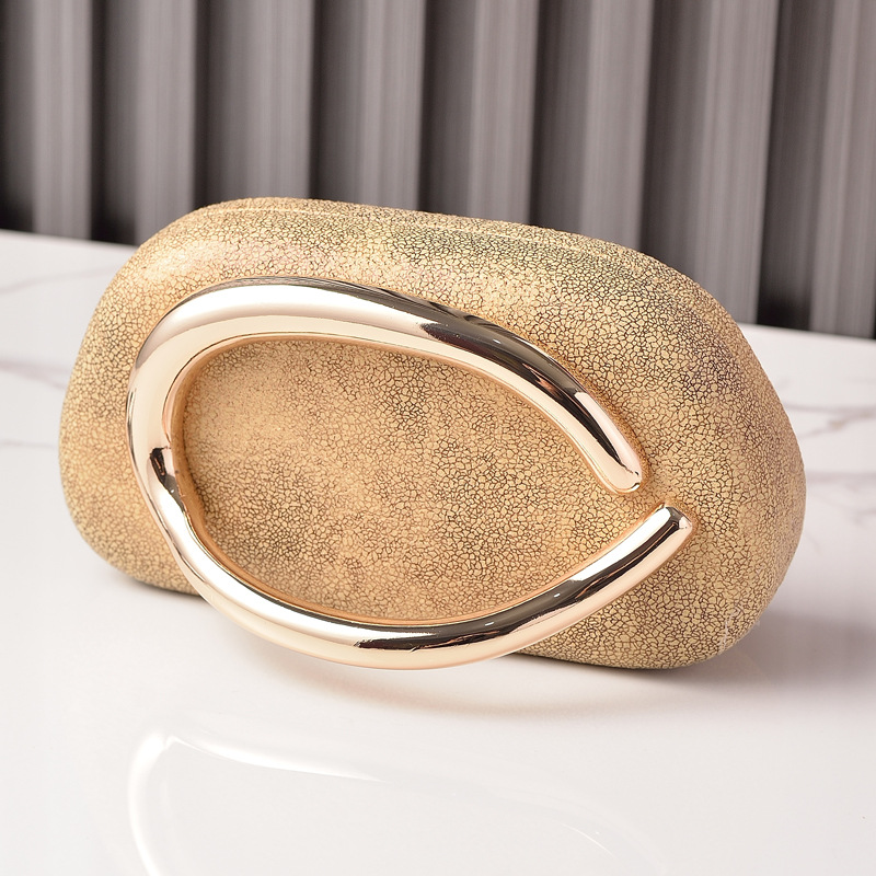 2025 nuevo bolso de cena de mango de metal retro de venta caliente transfronterizo embrague de PU degradado sentido de alta gama europeo y americano