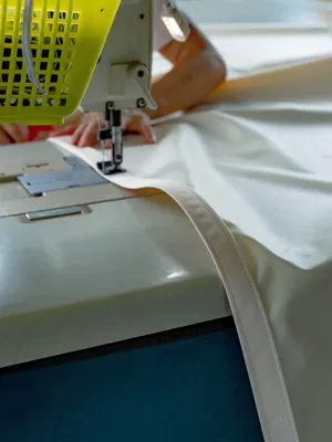Avtomobil yan çətirləri – customized with logo