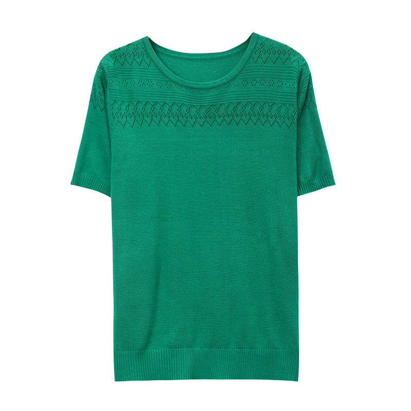 Summer fashionable T-shirt with a round collar