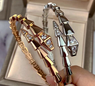 �������������C�֭h Ů�߶˕r����߼��НM����C18kõ����֭h