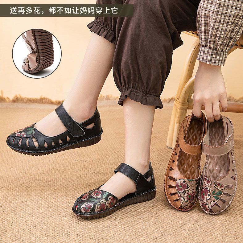 Flor nacional sandalias de cuero suave con fondo plano hueco agujero zapatos de mujer verano anti-deslizante zapatos transpirables para ancianos