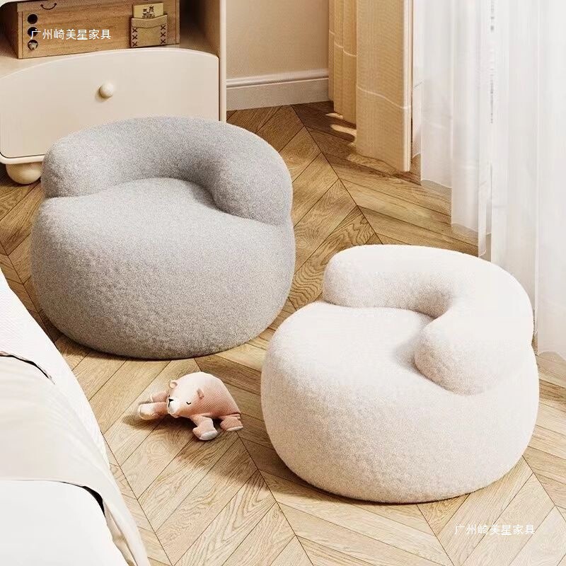 クリームスタイルの家庭用小さなスツール、小さなベンチ、ラウンドスツール、背もたれ椅子、靴交換用スツール、ソファスツール、リビングルームのコーヒーテーブルの横にある低いスツール|undefined