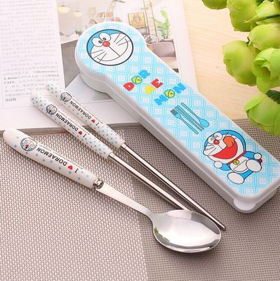 상자가있는 징글 숟가락 젓가락