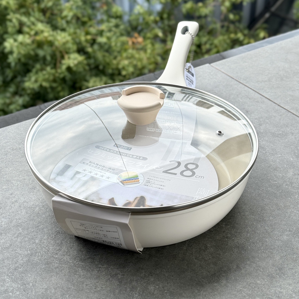 LZ 흰색 내부 및 외부 세라믹 28CM 깊은 유리 뚜껑이 있는 프라이팬 베이지 보관 뚜껑