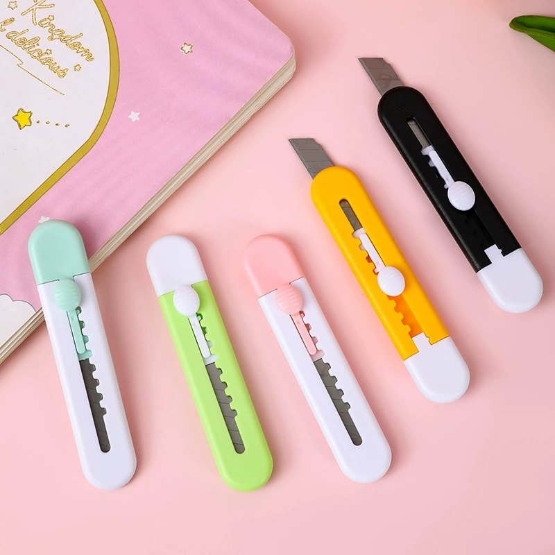 Small box, pocket knife for students, stationery, scheduler
