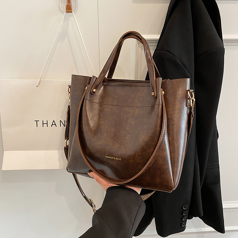 Borse da donna 2026 Nuovo modello Semplice Moda Borsa a tracolla grande capacità Vintage Tote_voghion.com