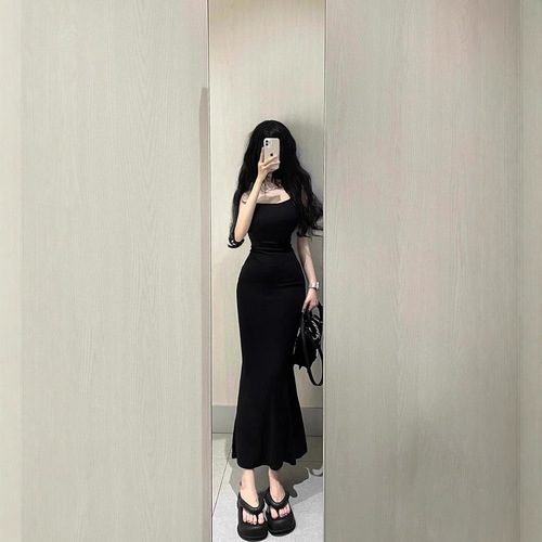 Sexy long slip dress for women: a sultry, figure-flattering, hip-hugging mermaid-style skirt perfect for summer vibes.
