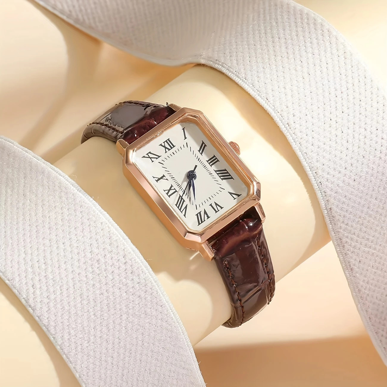 Elegant classic retro square quartz watch
