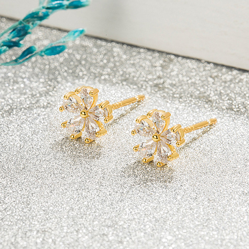  new five-petal flower shaped earrings are extremely simple, fresh, elegant, flowery, versatile, small and super fairy.