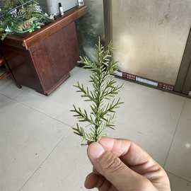 仿真塑料植物多面立体刺松草圣诞树花环装饰配件批发水草配件