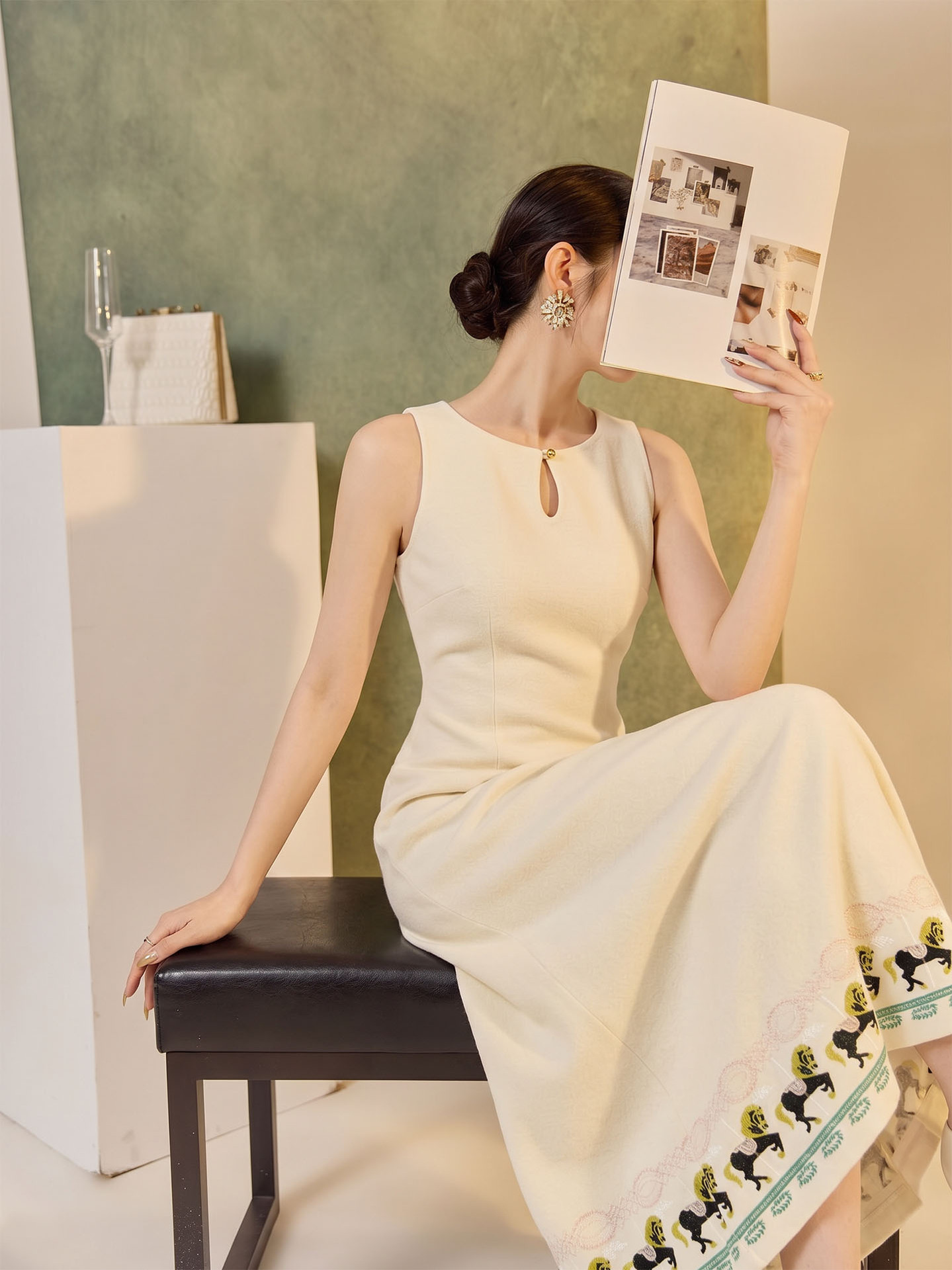 Đầm maxi nữ thêu tay phong cách Trung Quốc Guofeng, thiết kế không tay, dáng dài mùa hè — váy liền