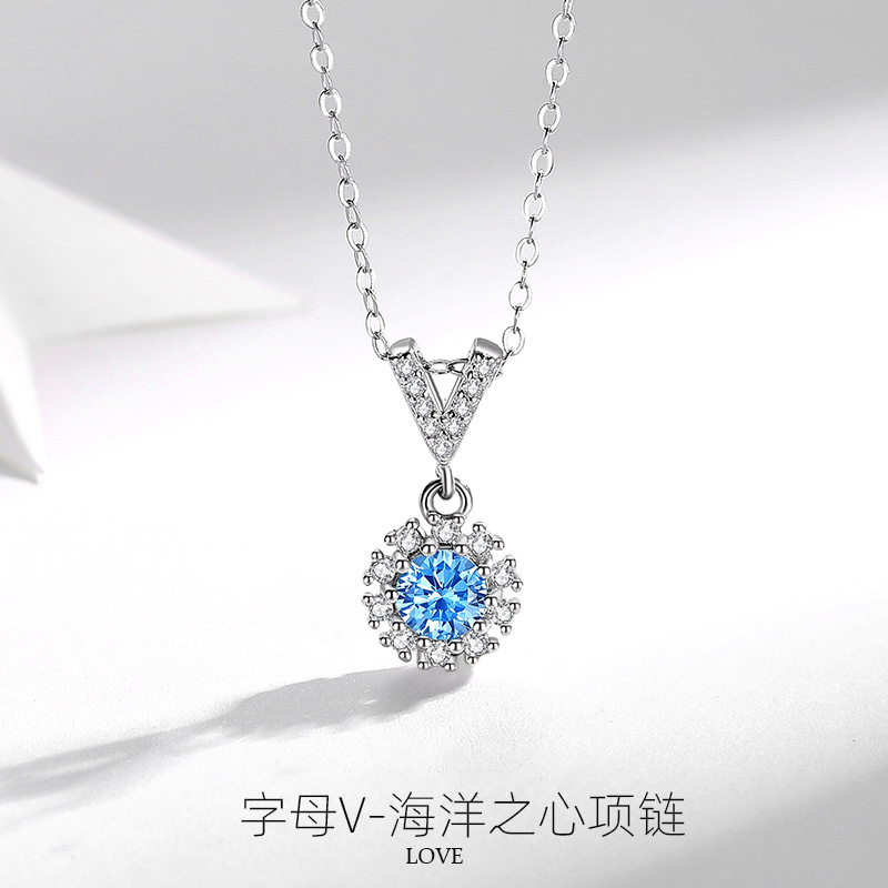 S925 plata amor con incrustaciones de circón completo diamante letra en forma de V collar ins tiktok nuevo estilo coreano moda temperamento Decoración