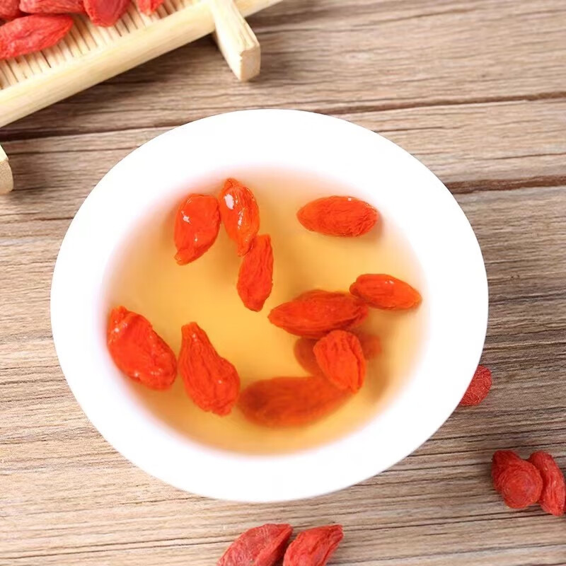 Ningxia Goji Berries Gouqizi 500g Large Plump Dried Lycium Barbarum Herbal Tea in use