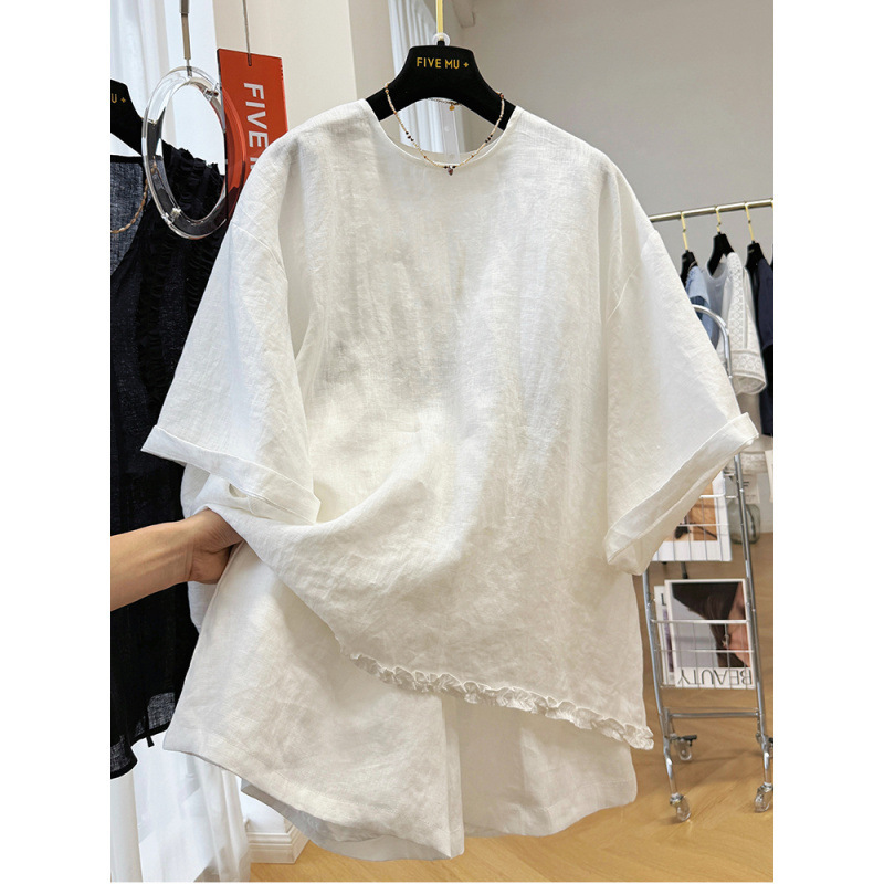 とても美しい夏のレイジースタイルのリネンスーツ、エレガントで控えめなショートパンツとトップス、女性用のツーピーススーツの完全なセット|undefined