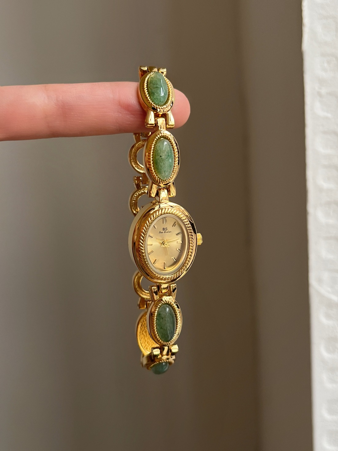 Jade (gold surface)