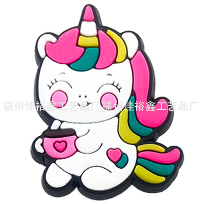 Invierno nuevo colorido unicornio serie agujero Zapatos flor Polaroid Arco Iris pony accesorios para niños transfronteriza en stock