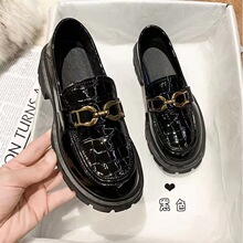 Ӣ���L����Ь2026�ļ��¿���һ�_�ŕr�����e����ƤЬ�ٴ��Ь