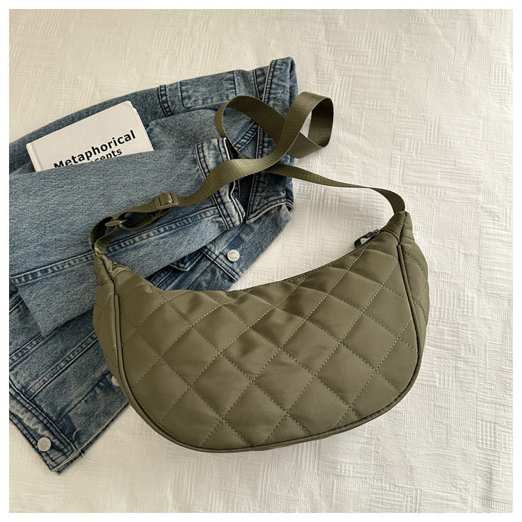 "Stylish large-capacity dumpling bag 2025 New trendy and fashionable niche single-shoulder bag, versatile and simple crossbody bag wholesale. undefined