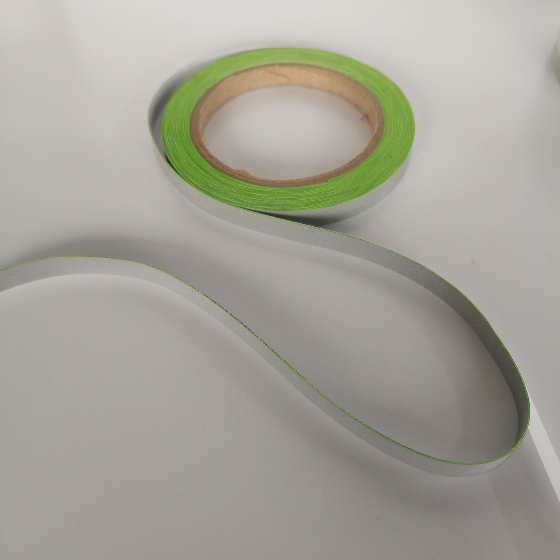 工厂1CM绿色橙色夹层双面反光条服装箱包辅料亮银银白双面反光带