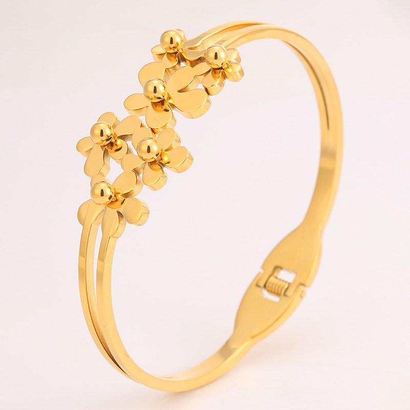 Brazalete de acero de titanio con flores lujosas abiertas de moda europea y americana no se desvanece Brazalete de acero de titanio para mujeres no se desvanece joyas