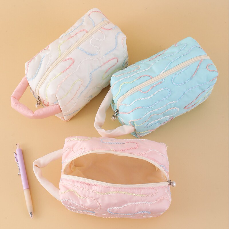 Cloud-Sense Portable Cosmetic Bag for Girls, Embroidered Memory Cloth Stationery Bag with Handle, Pencil Bag, Belly Bag, Ready for Wholesale