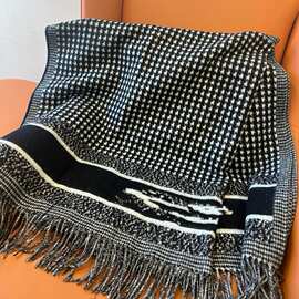 字母明星同款羊绒围巾女动物丛林素描夏季空调毛毯千鸟格披肩女