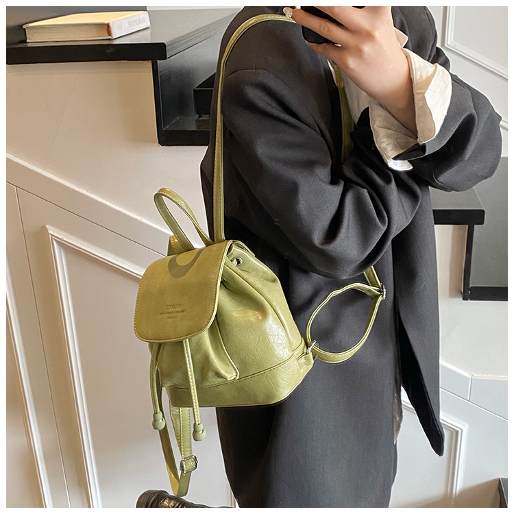 Simple, versatile and niche design women's backpack 2025 new trendy casual small backpack, fashionable travel small schoolbag undefined