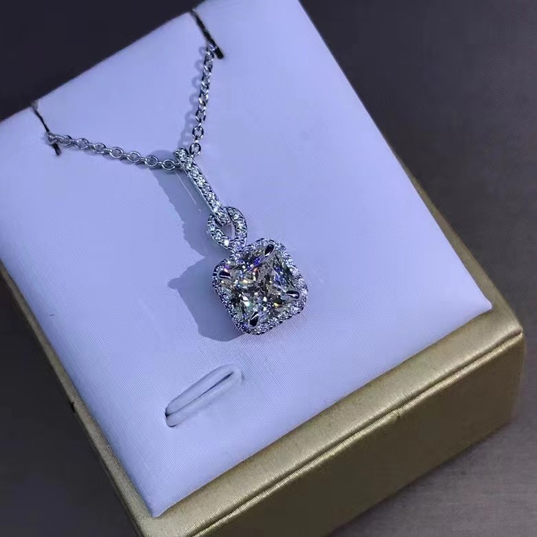 Collar de plata esterlina de platino de cinco capas de espesor de alta fijación de 2 quilates de diamantes de alto carbono importados de grado D VVS