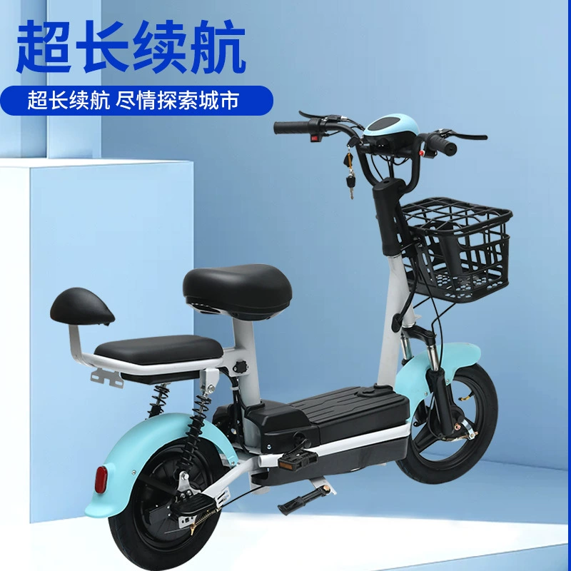 Спотовые взрослые студенты ездят на работу