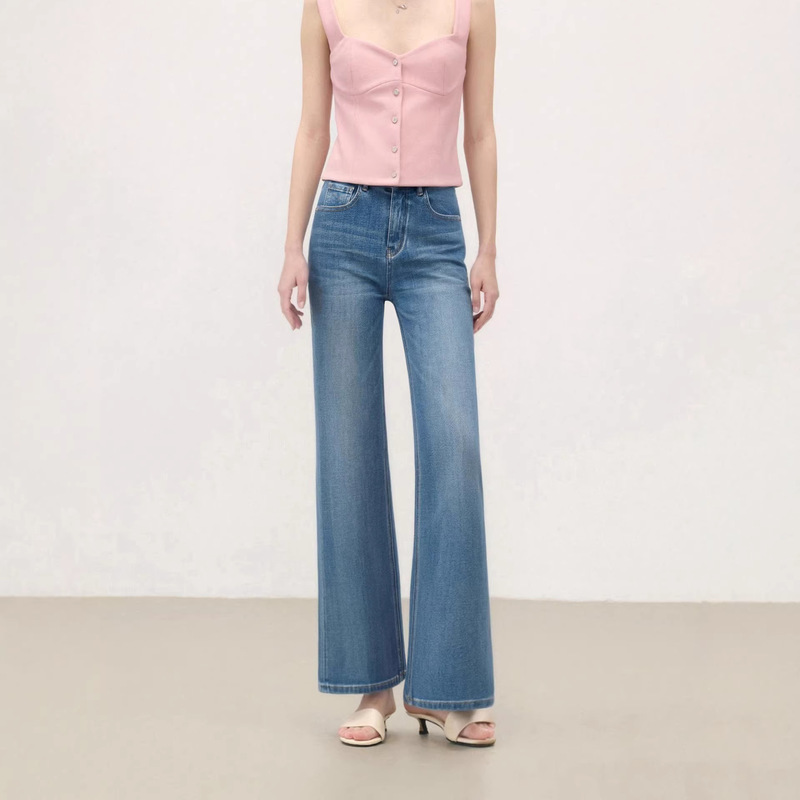 Li Shaonü Looks Extremely Slim! 2026 Spring Season Micro-Flare High-Waisted Stretch Jeans That Enhance Leg Shape, Straight-Leg Jeans for Women