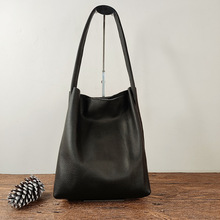 跨境女包真皮腋下包女大容量单肩托特包头层牛皮通勤高级感水桶包