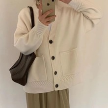 新款纯色麻花口袋针织开衫女高级感罗纹褶皱慵懒宽松软糯毛衣外套