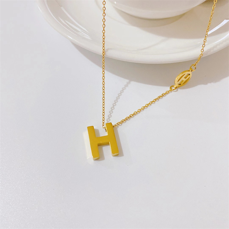 New Titanium Steel 18k Gold Plated English Letter H Necklace display picture 2