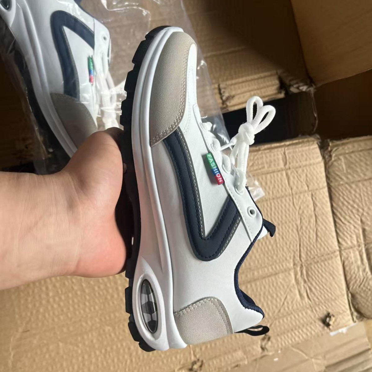 Zapatos deportivos de moda para hombres, zapatos casuales de gran tamaño, tendencia universal, cómodos y ligeros, zapatos de viaje suaves para hombres.