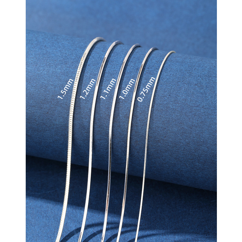 Collar de cadena de hueso de serpiente personalizado 925 joyería de plata esterlina procesamiento colgante de cadena de clavícula para dibujar una muestra de plata hecha a medida