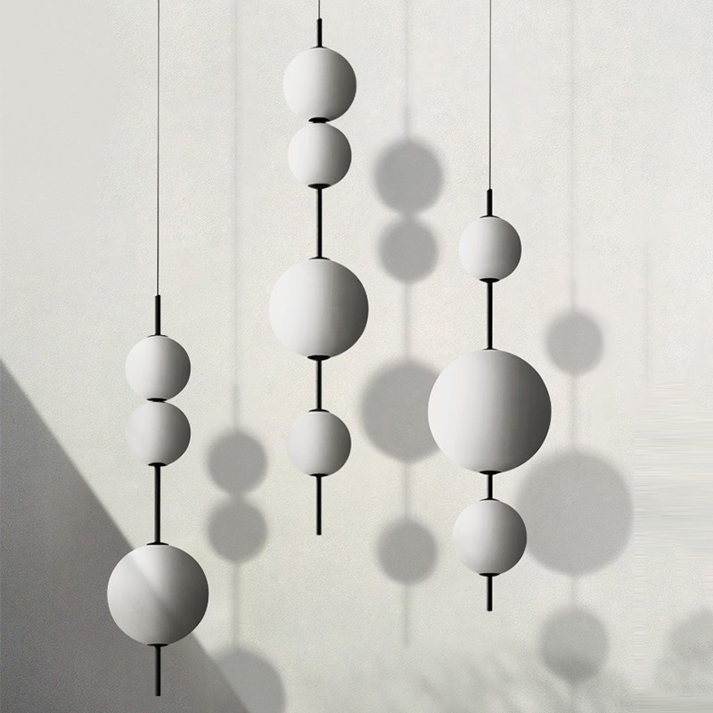 Nórdico simple nuevo candelabro en línea sala de estar dormitorio lujo creativo bola blanca LED burbuja de vidrio lámpara de bola sin