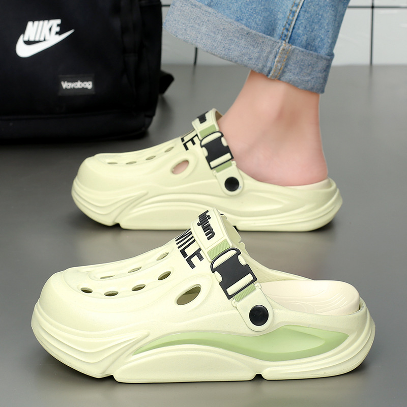 Zapatos con agujeros para hombre nuevo verano en casa 2025 pareja deportes de suela gruesa ropa exterior Baotou antideslizante pisando sandalias de mierda